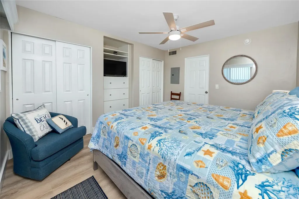 282 Treasure Island Causeway Treasure Island FL 33706