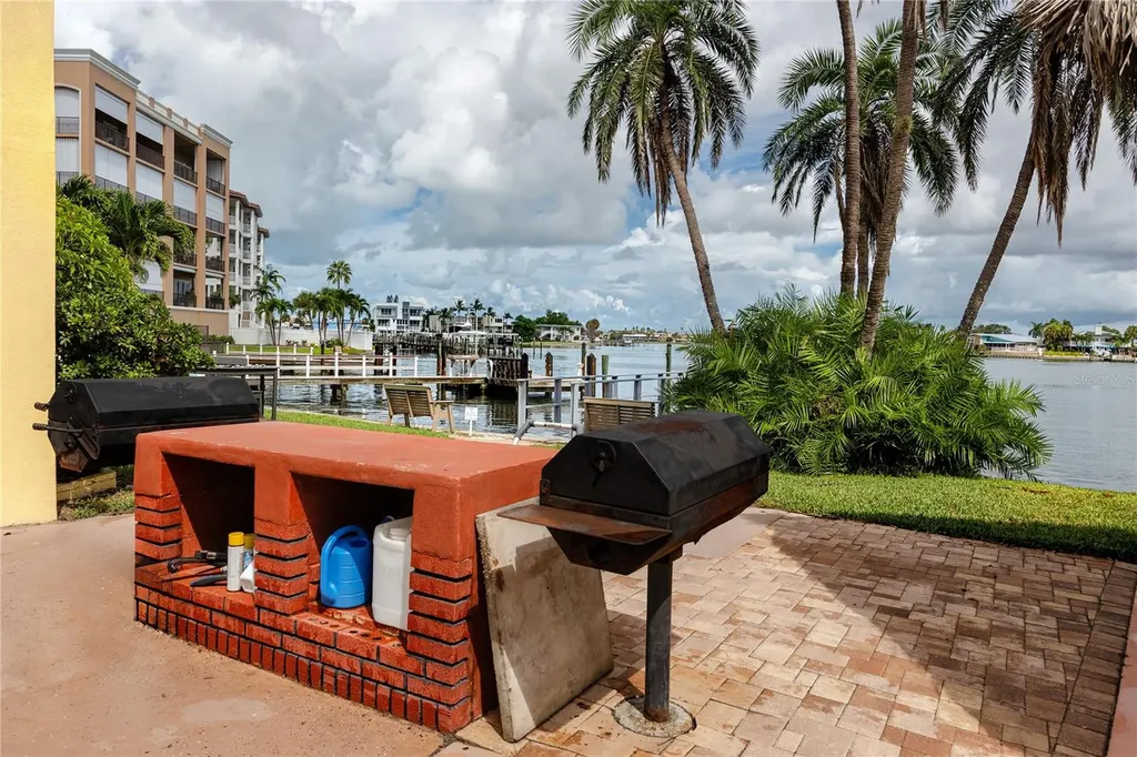 282 Treasure Island Causeway Treasure Island FL 33706