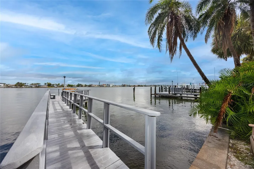 282 Treasure Island Causeway Treasure Island FL 33706