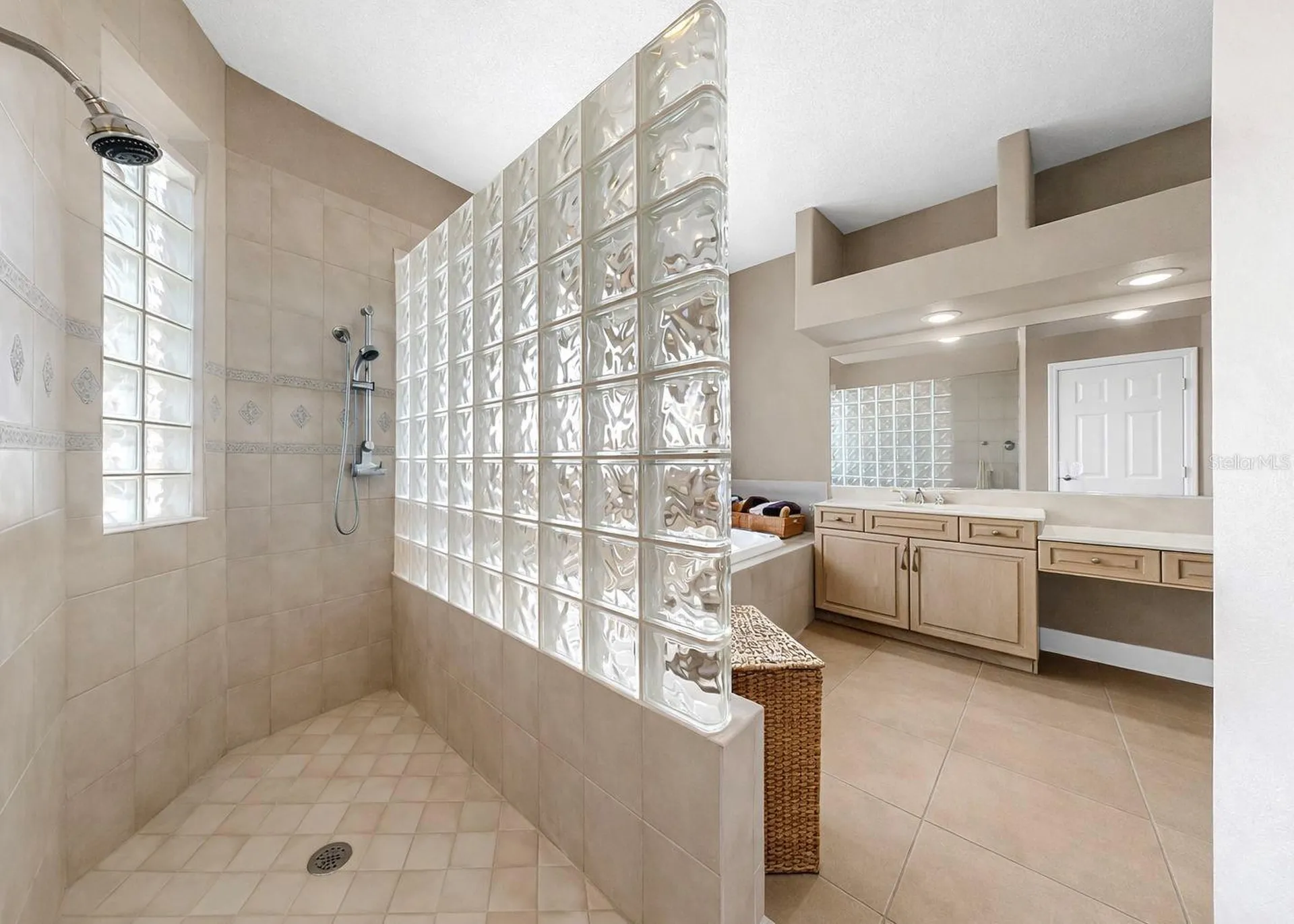 960 Symphony Isles Boulevard Apollo Beach FL 33572