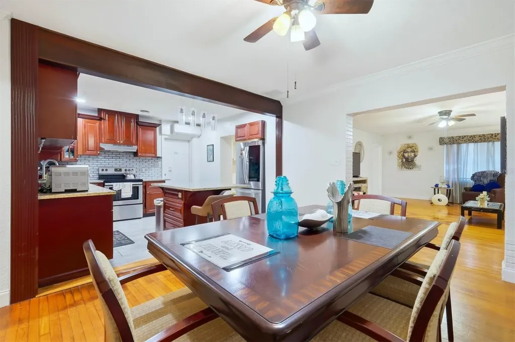 7096 54th Avenue N St Petersburg FL 33709