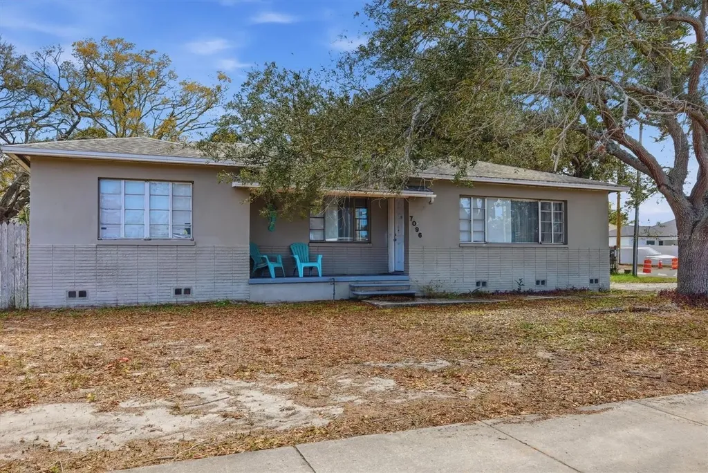 7096 54th Avenue N St Petersburg FL 33709