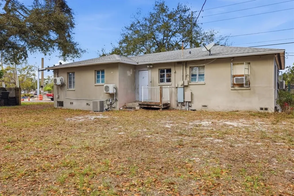 7096 54th Avenue N St Petersburg FL 33709