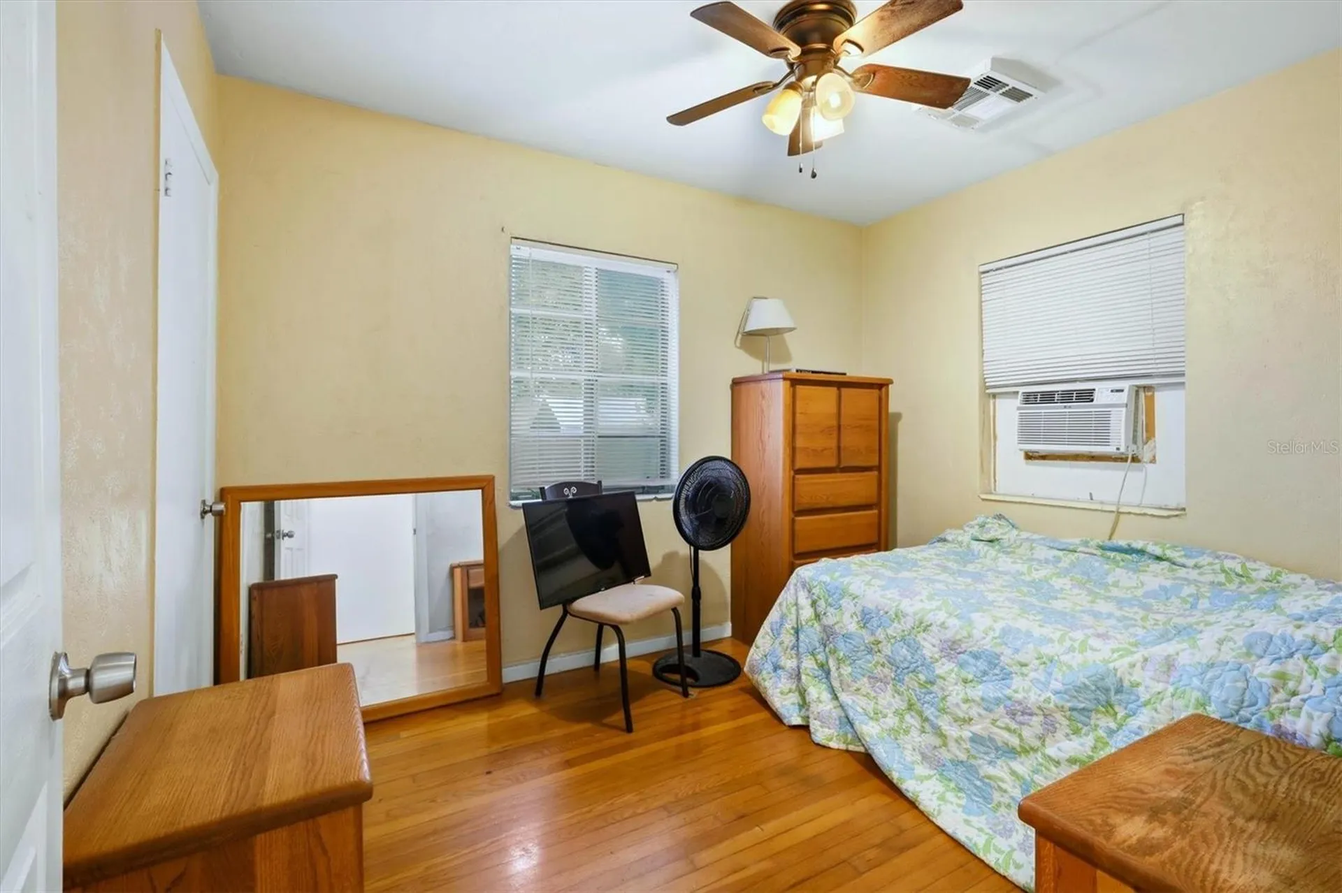 7096 54th Avenue N St Petersburg FL 33709
