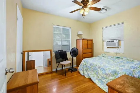 7096 54th Avenue N St Petersburg FL 33709