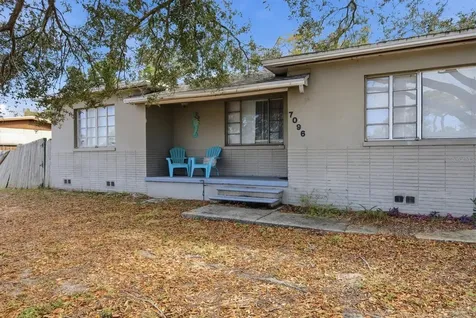 7096 54th Avenue N St Petersburg FL 33709