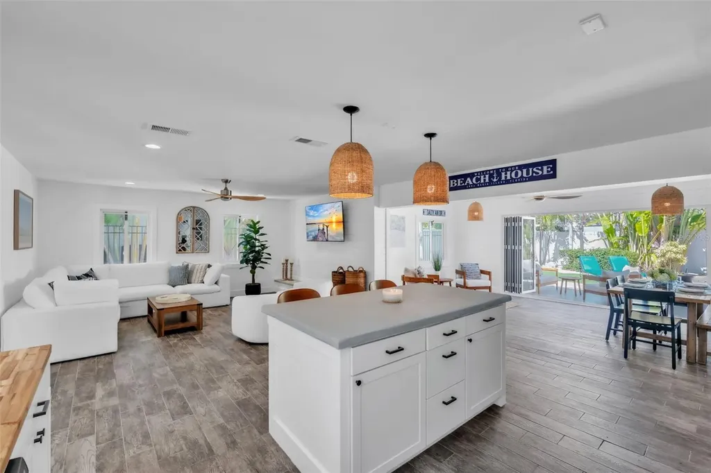 155 Crescent Drive Anna Maria FL 34216