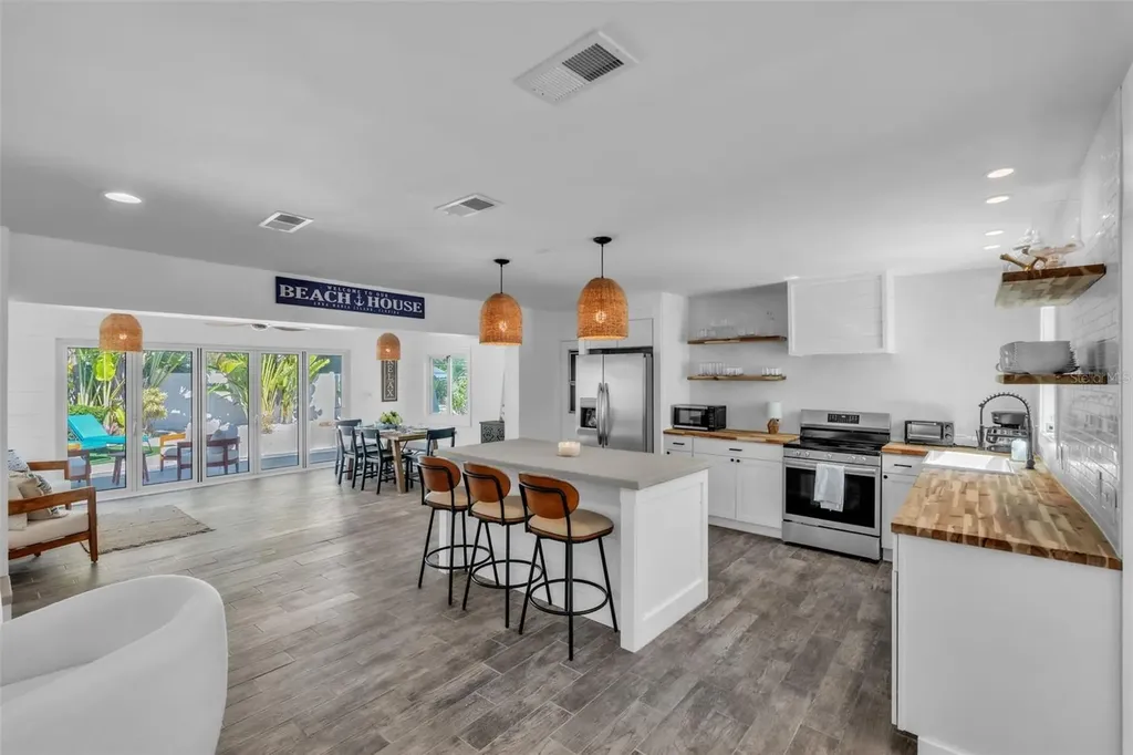 155 Crescent Drive Anna Maria FL 34216