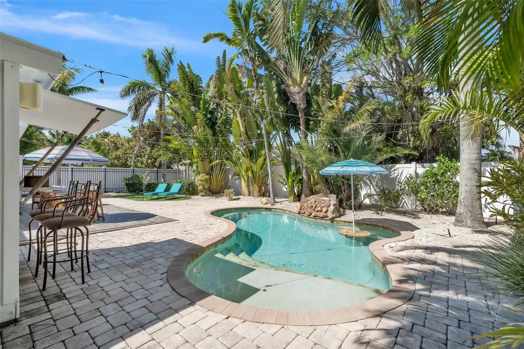 155 Crescent Drive Anna Maria FL 34216