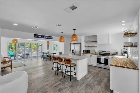 155 Crescent Drive Anna Maria FL 34216