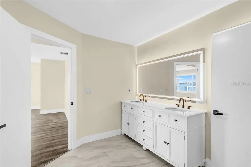 2201 Riverview Boulevard Bradenton FL 34205