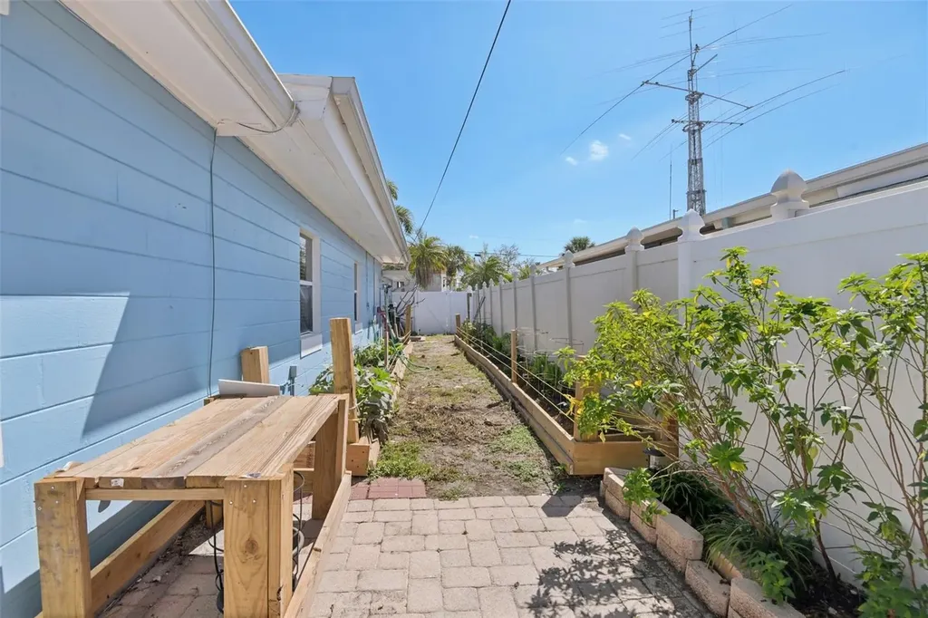 204 160th Avenue Redington Beach FL 33708