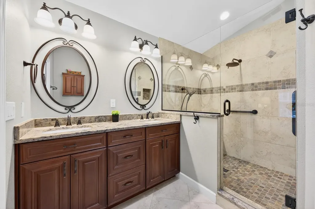 10223 Dean Point Place Orlando FL 32825