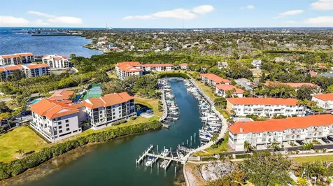 1805 Mariner Drive Tarpon Springs FL 34689