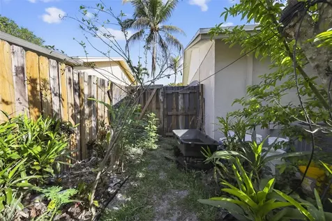 9522 Affirmed Lane Boca Raton FL 33496