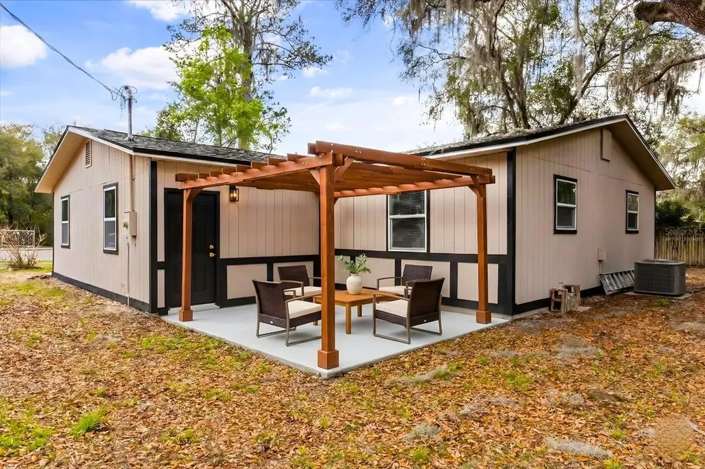 22632 SE Hawthorne Road Hawthorne FL 32640