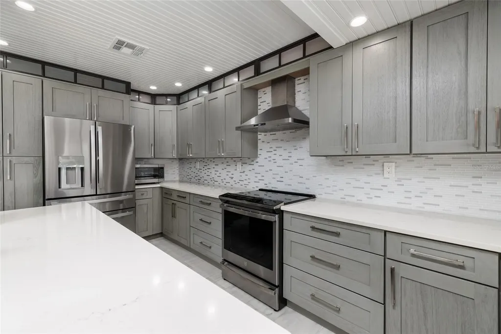 11775 E 4th Street E Treasure Island FL 33706