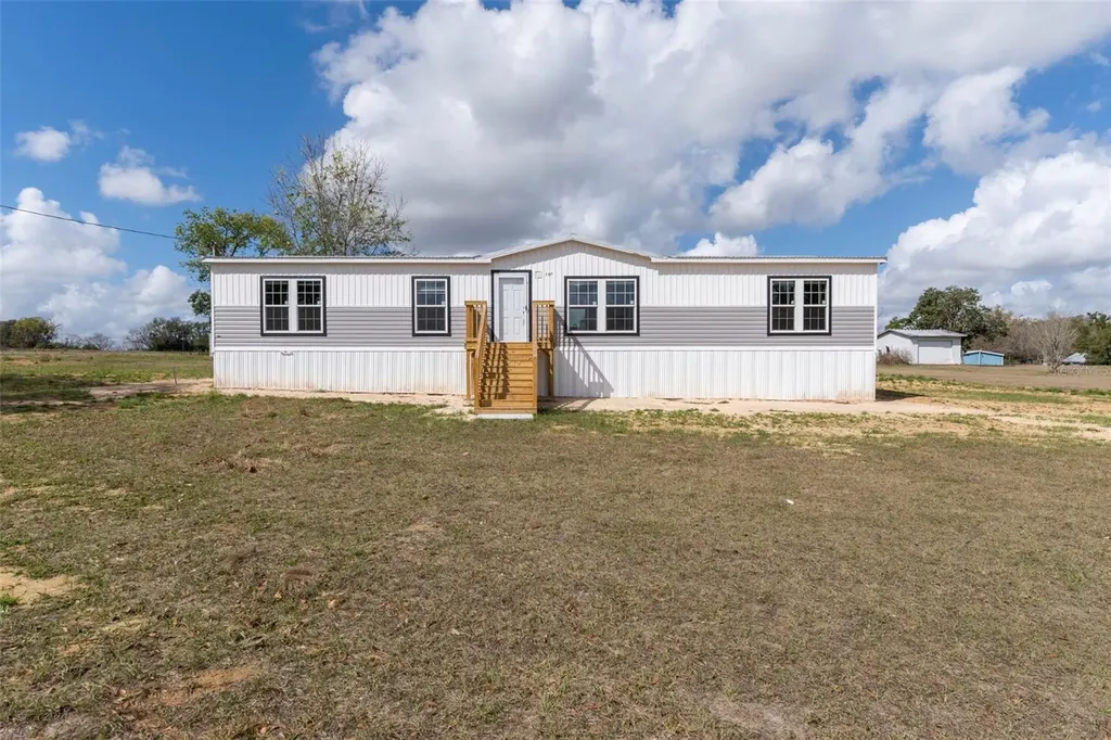 10877 Old Lakeland Highway Dade City FL 33525