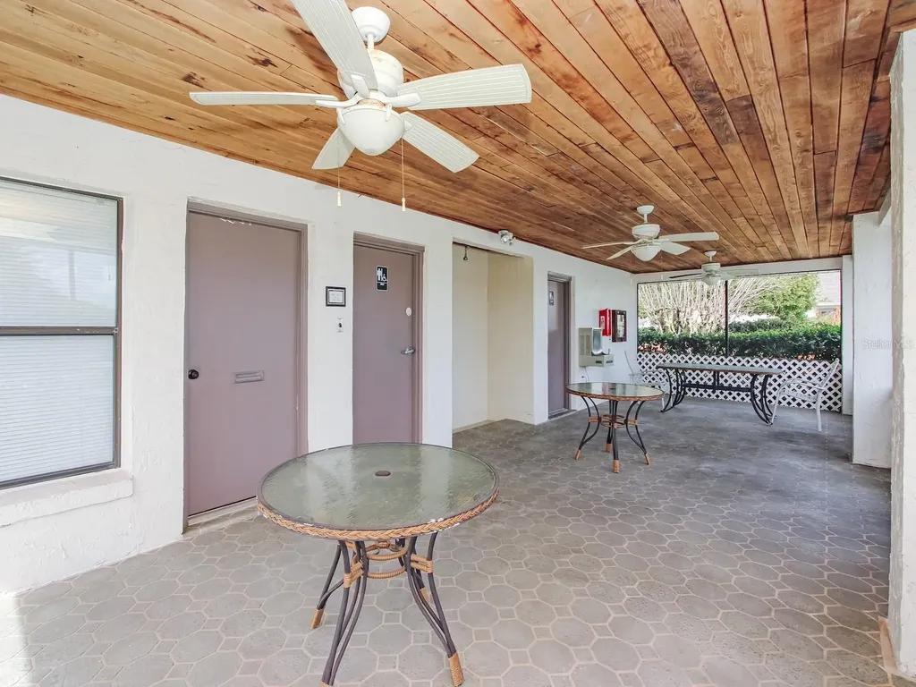 62 Lakepointe Circle Kissimmee FL 34743