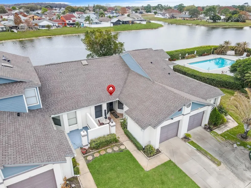 62 Lakepointe Circle Kissimmee FL 34743