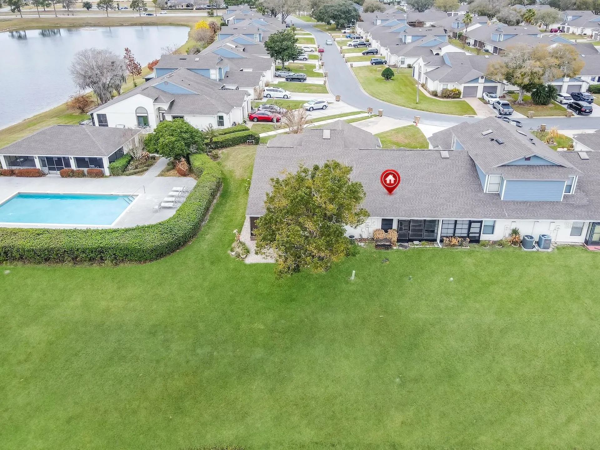 62 Lakepointe Circle Kissimmee FL 34743