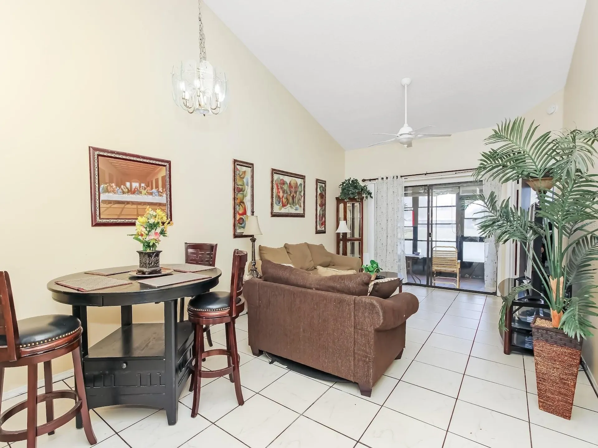 62 Lakepointe Circle Kissimmee FL 34743
