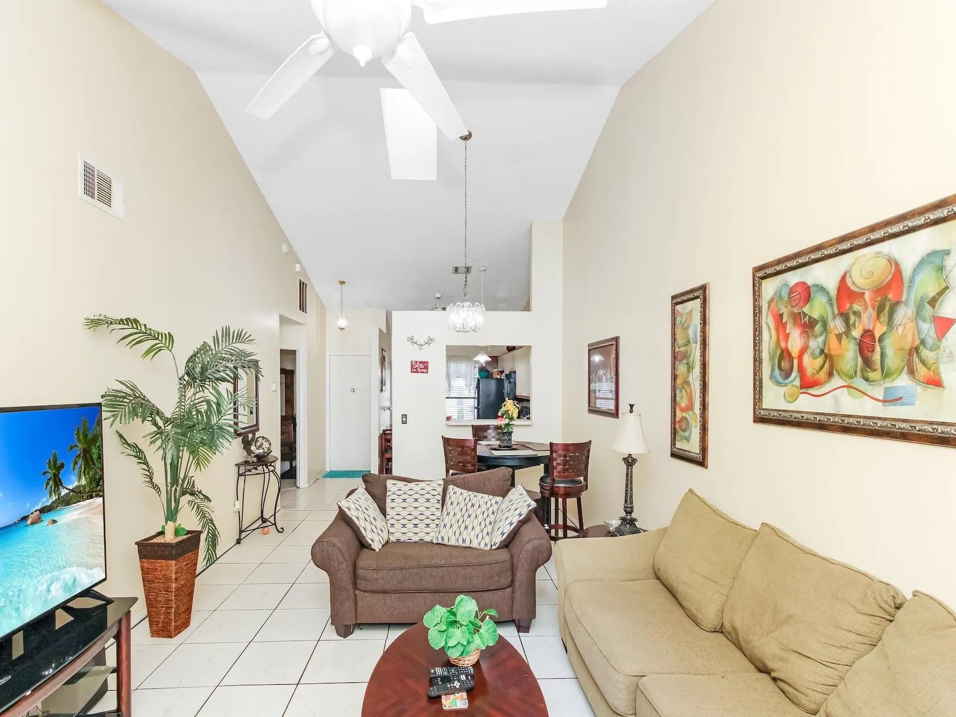 62 Lakepointe Circle Kissimmee FL 34743