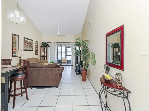62 Lakepointe Circle Kissimmee FL 34743