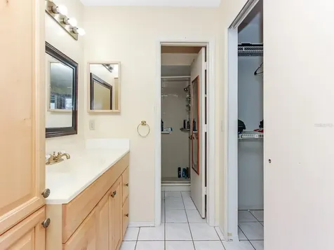 62 Lakepointe Circle Kissimmee FL 34743