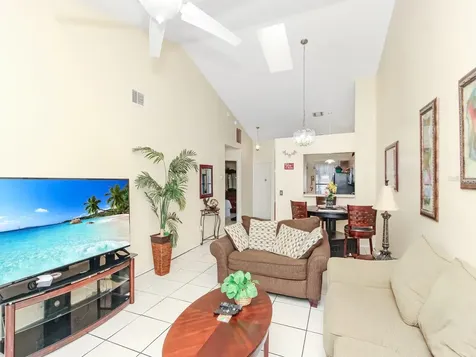 62 Lakepointe Circle Kissimmee FL 34743