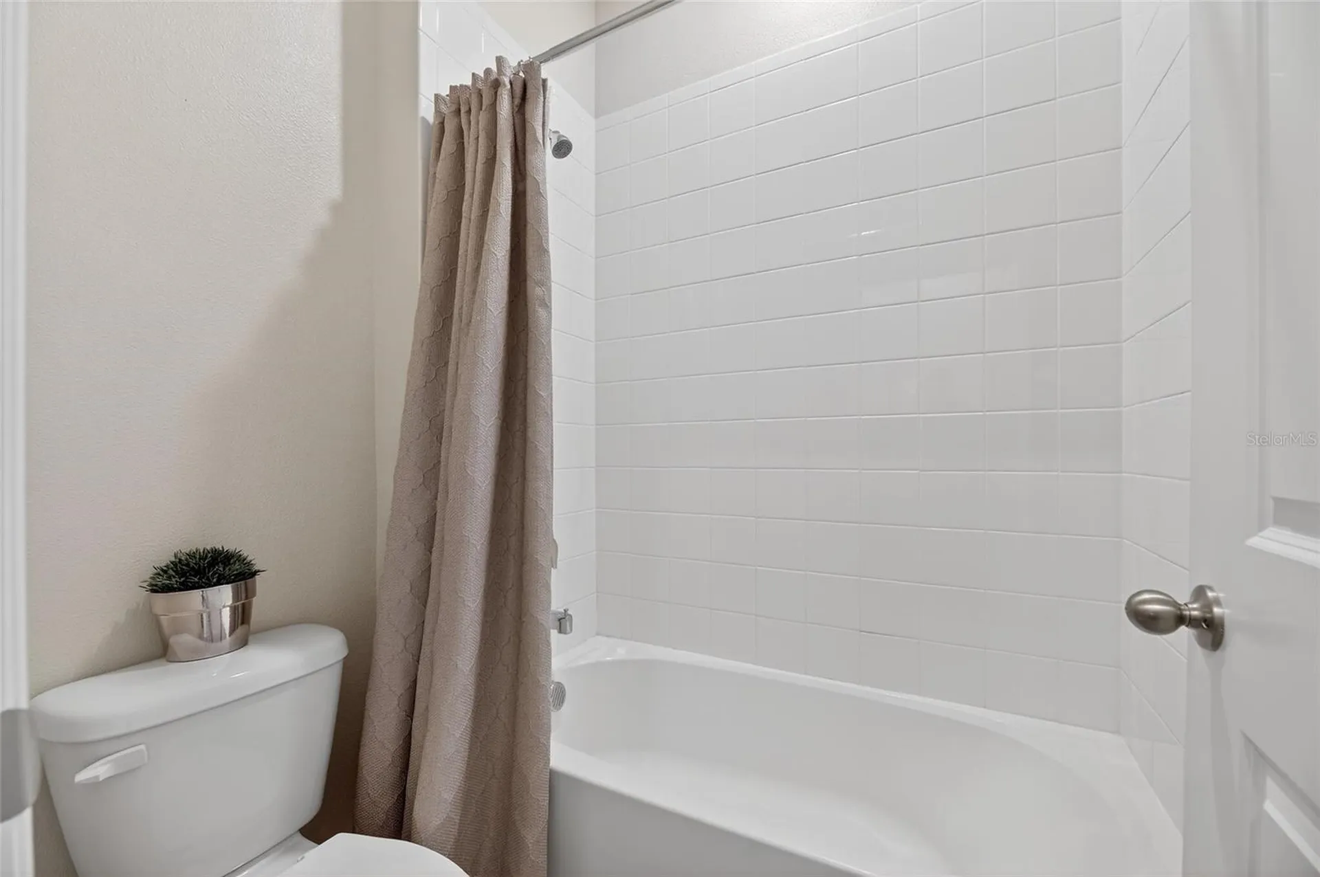 446 6th Avenue NW Ruskin FL 33570