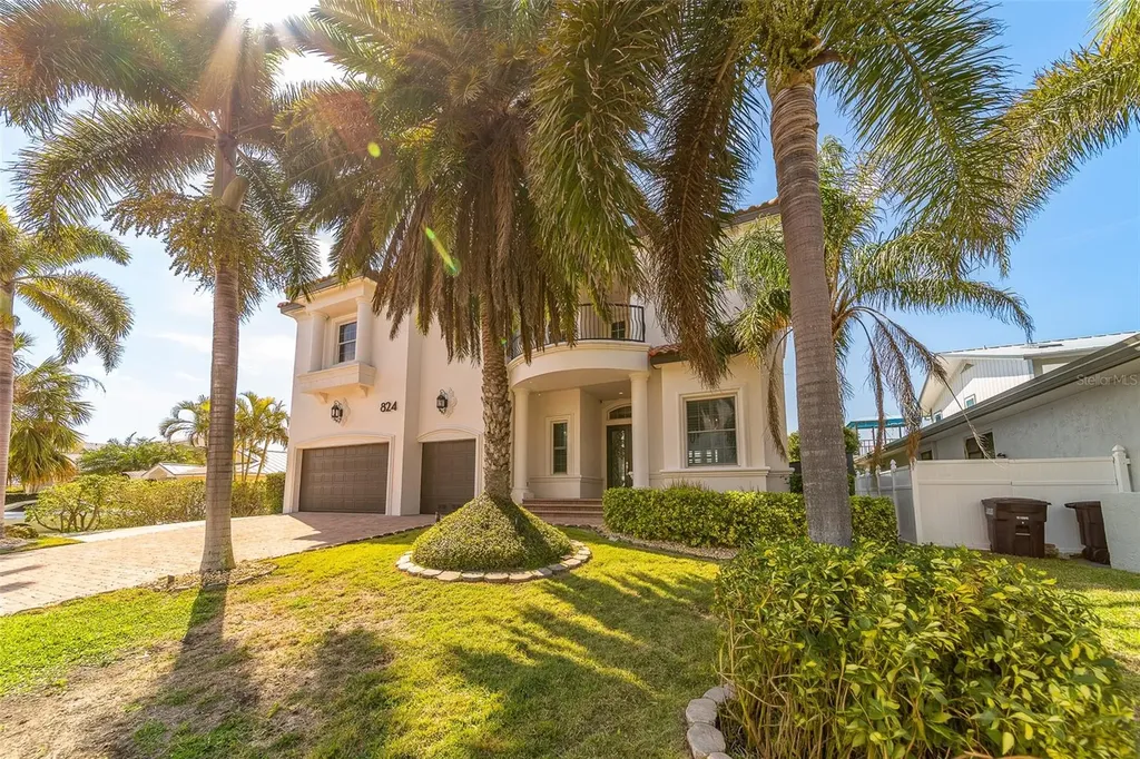 824 Island Way Clearwater Beach FL 33767
