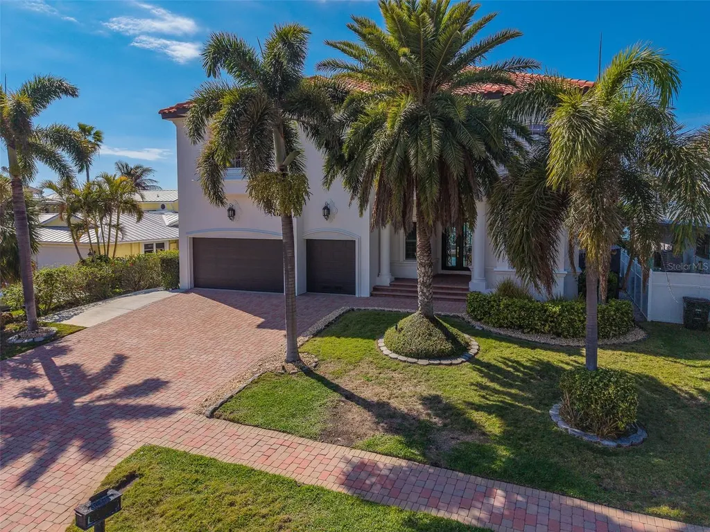 824 Island Way Clearwater Beach FL 33767