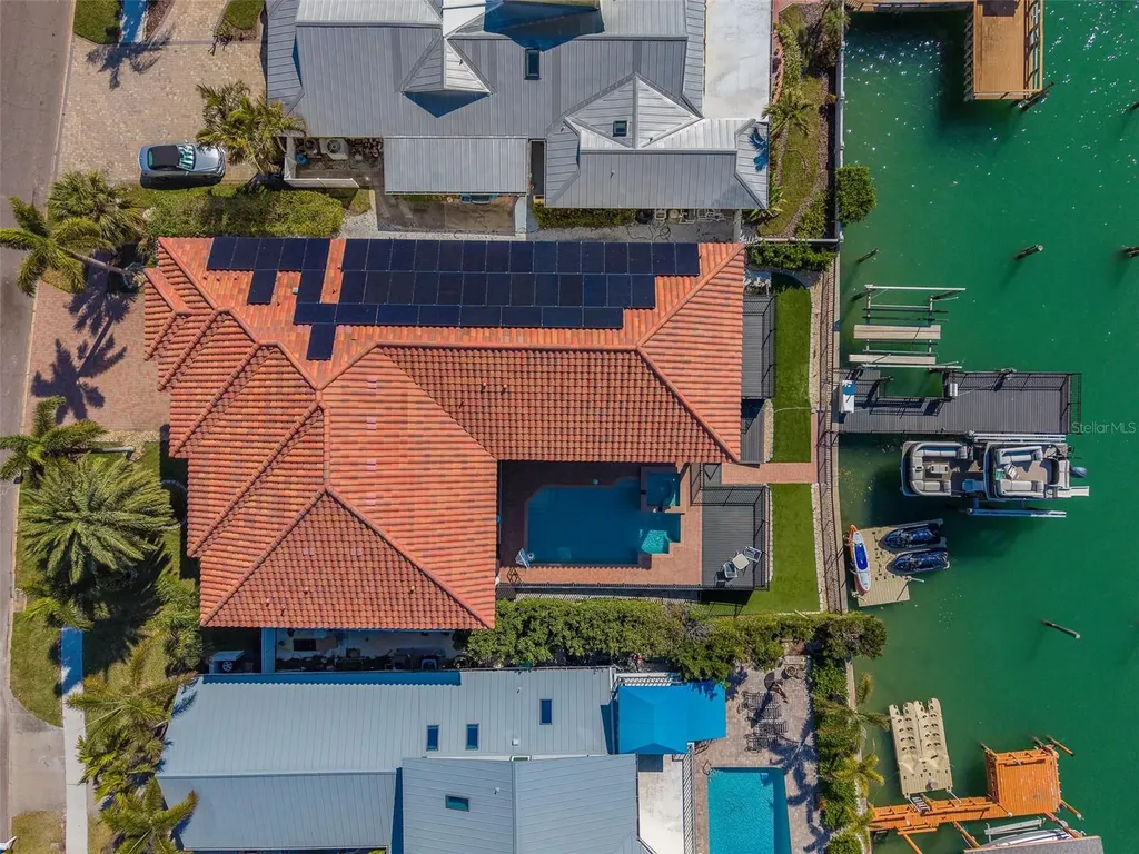 824 Island Way Clearwater Beach FL 33767
