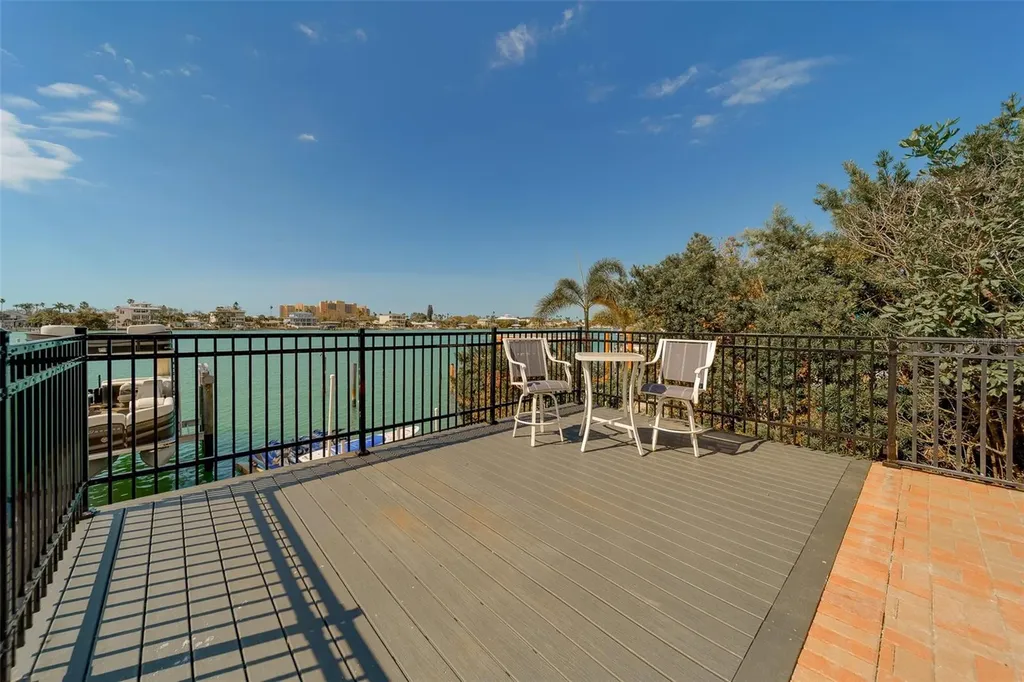 824 Island Way Clearwater Beach FL 33767
