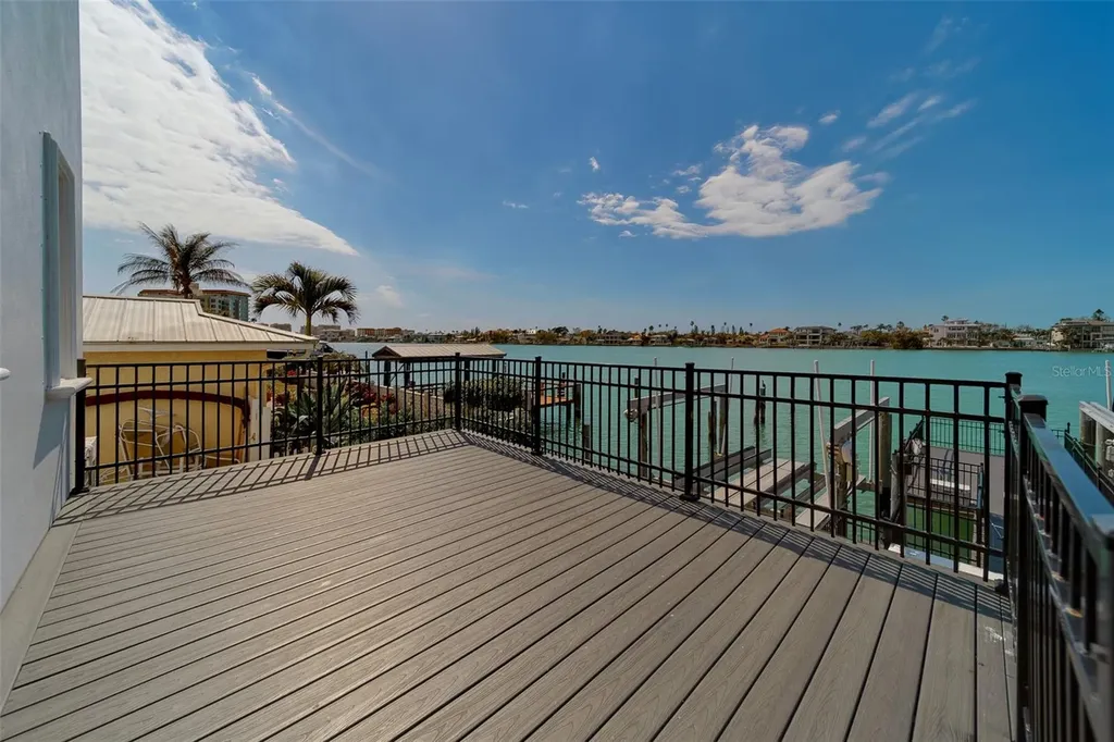 824 Island Way Clearwater Beach FL 33767