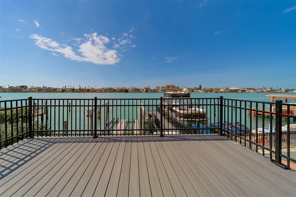 824 Island Way Clearwater Beach FL 33767