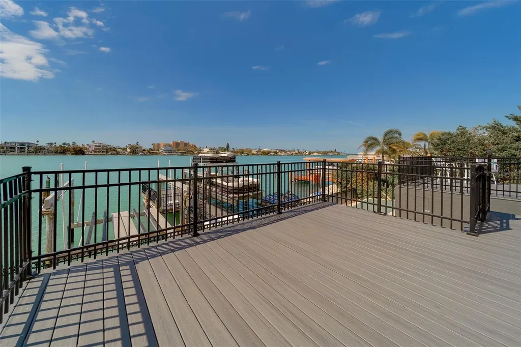 824 Island Way Clearwater Beach FL 33767