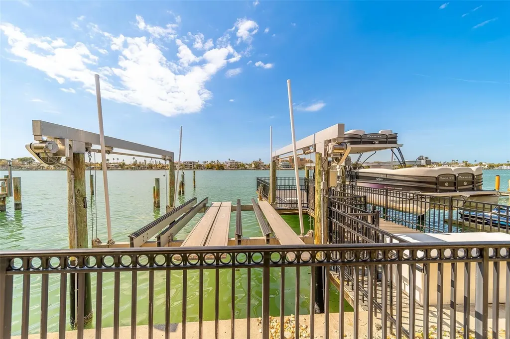 824 Island Way Clearwater Beach FL 33767