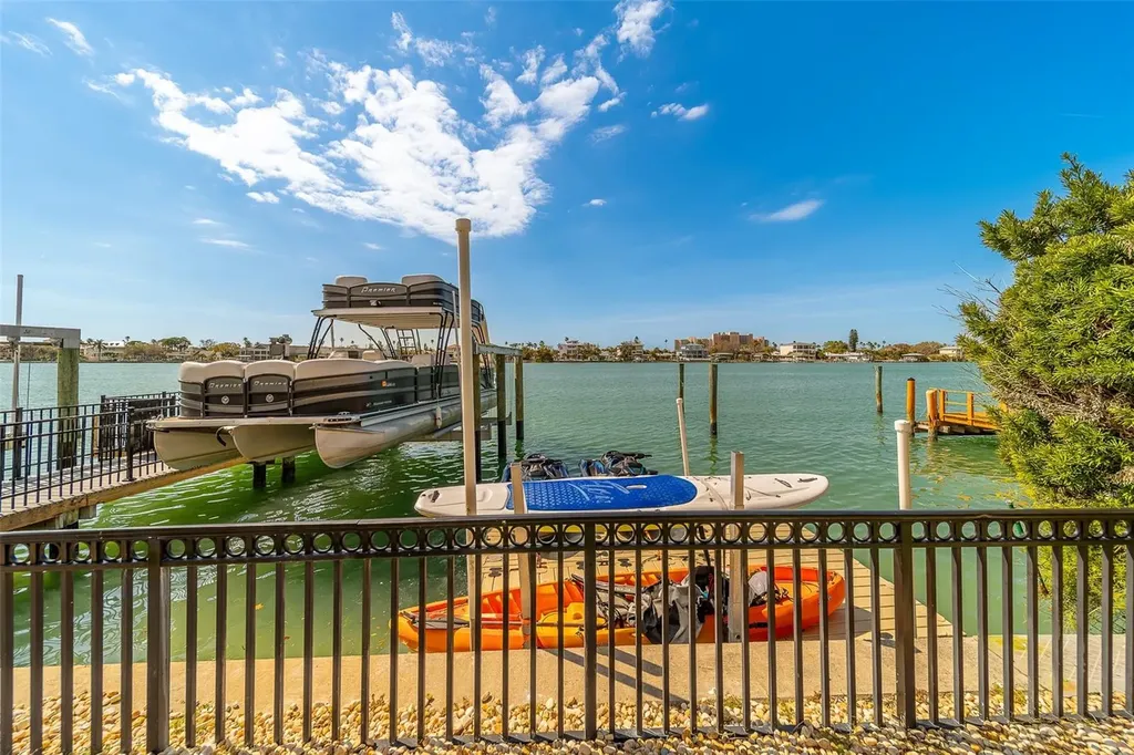824 Island Way Clearwater Beach FL 33767