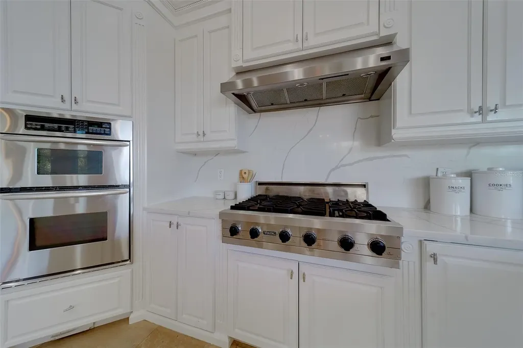 824 Island Way Clearwater Beach FL 33767