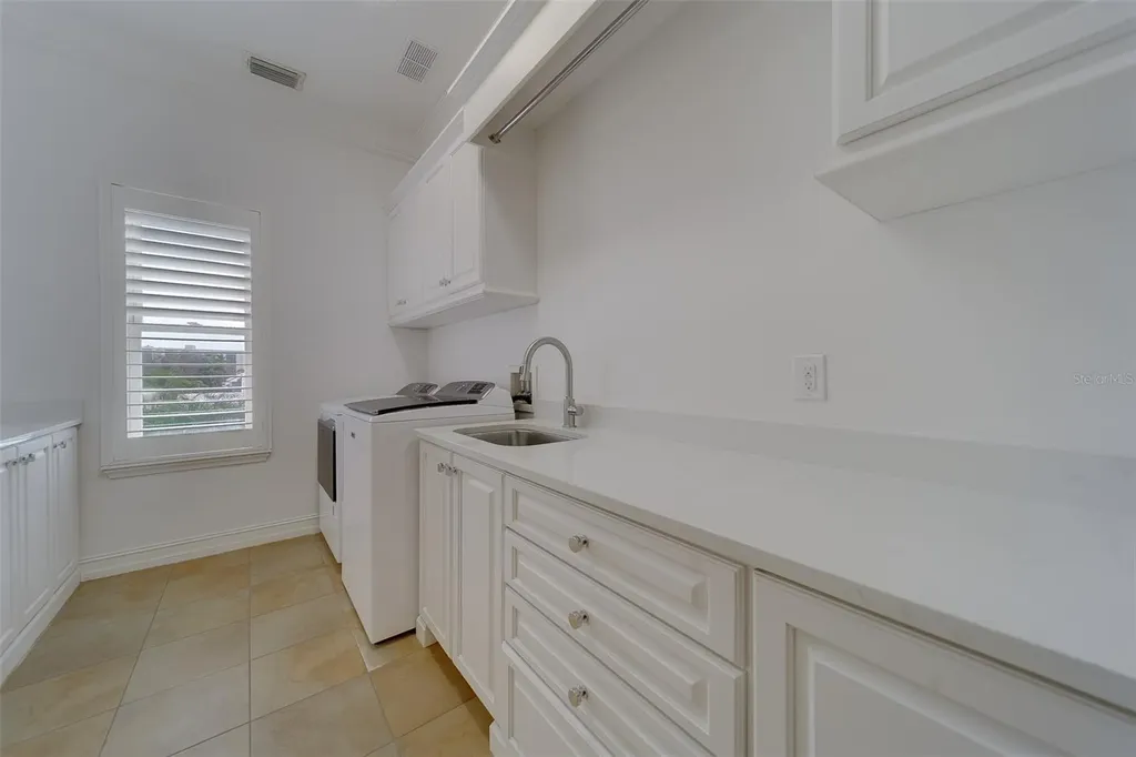 824 Island Way Clearwater Beach FL 33767