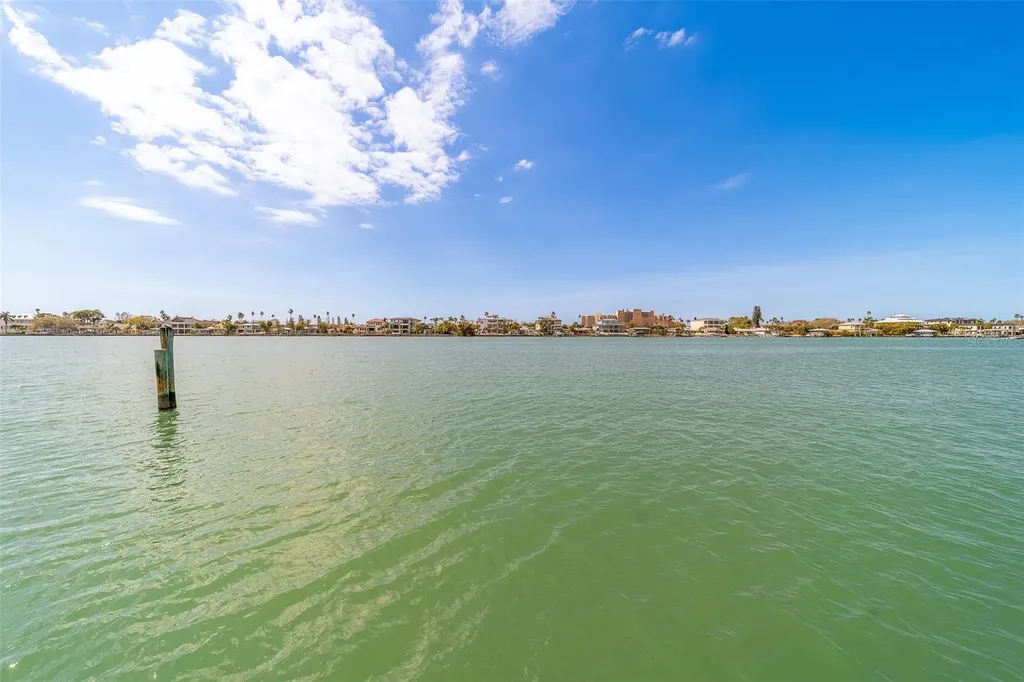 824 Island Way Clearwater Beach FL 33767
