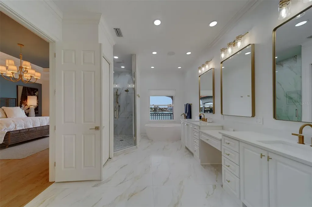 824 Island Way Clearwater Beach FL 33767