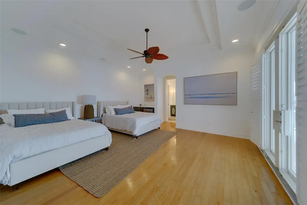 824 Island Way Clearwater Beach FL 33767