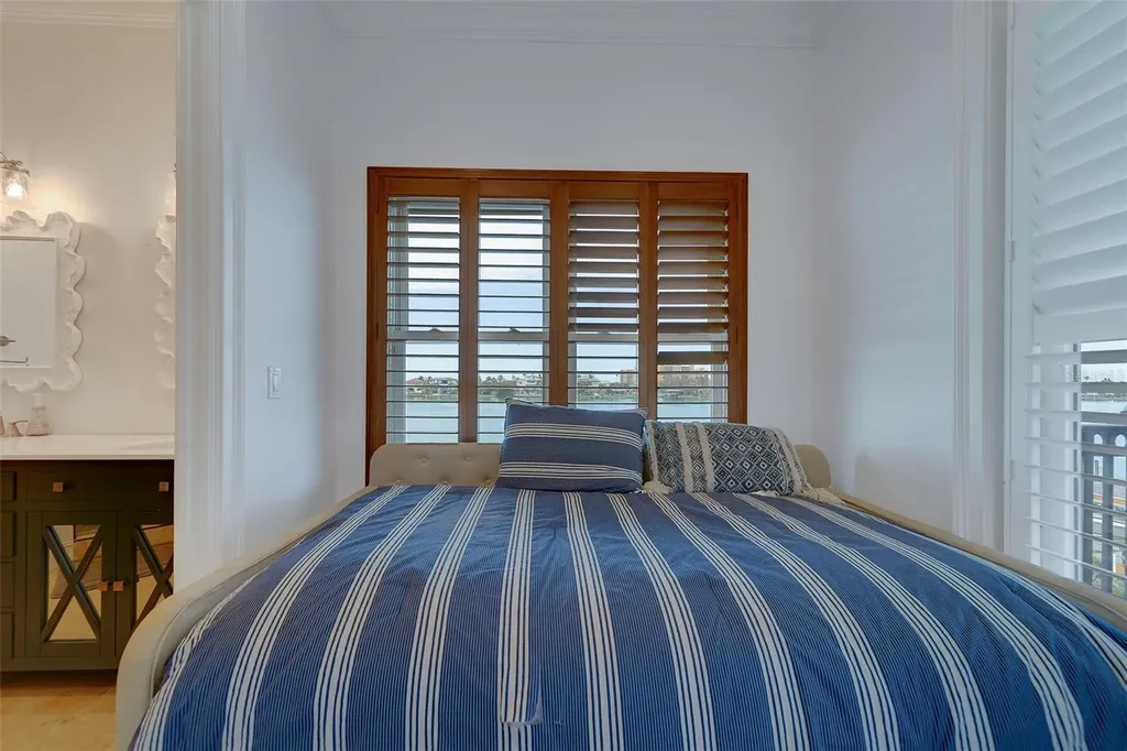 824 Island Way Clearwater Beach FL 33767
