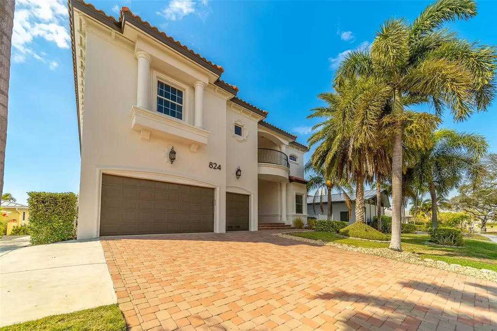 824 Island Way Clearwater Beach FL 33767