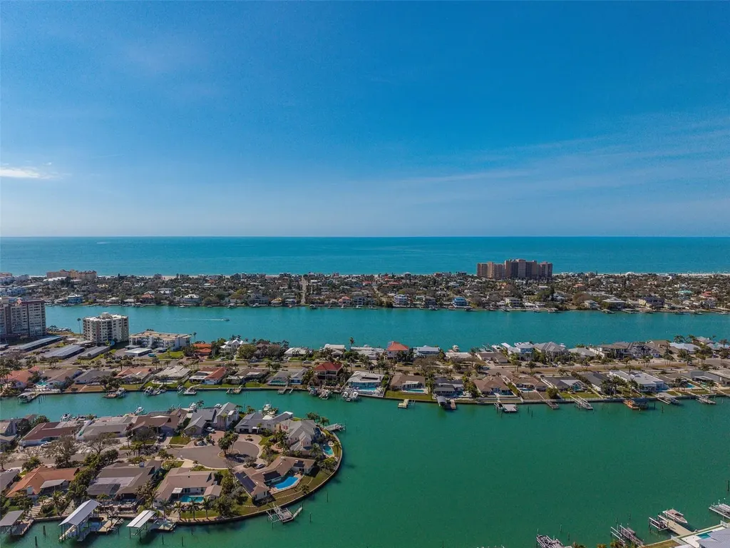 824 Island Way Clearwater Beach FL 33767
