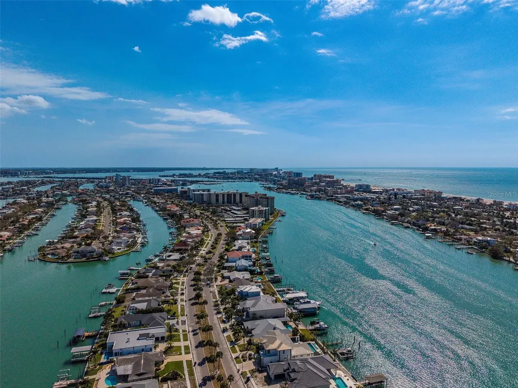 824 Island Way Clearwater Beach FL 33767