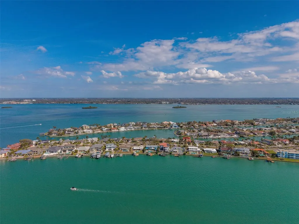824 Island Way Clearwater Beach FL 33767
